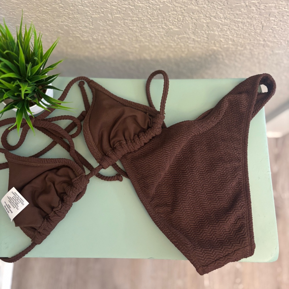 Walmart:No Boundaries Herringbone Crinkle Triangle Brown Bikini Set!🪐 - Picture 5 of 6